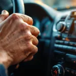 שימו לב להרגל שגורם נזק איטי לרכב ושרוב האנשים אינם מודעים אליו – למדו כיצד להימנע ממנו ולשמור על הרכב שלכם.